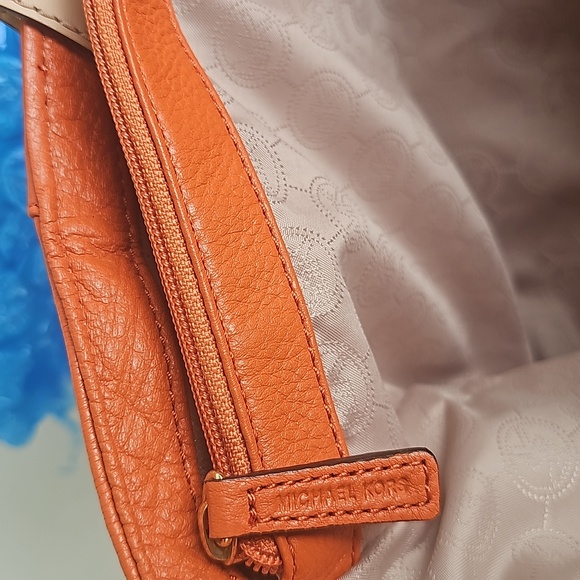 Michael Kors Purse - Picture 7 of 9